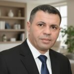 محيي الكردوسي يكتب:« عاكف المغربي وبنك قناة السويس.. رحلة كفاح نحو القمة»