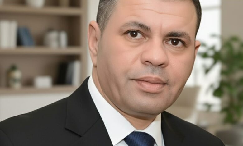 محيي الكردوسي يكتب:« عاكف المغربي وبنك قناة السويس.. رحلة كفاح نحو القمة»