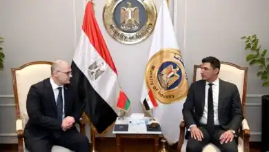 مصر وبيلاروسيا تبحثان توطين الصناعات الثقيلة والجرارات