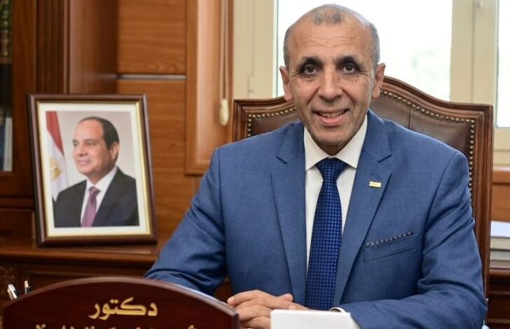 الدكتور أحمد النعماني يكتب: «الرئيس السيسي يدفع قطاع العقارات للنهوض»