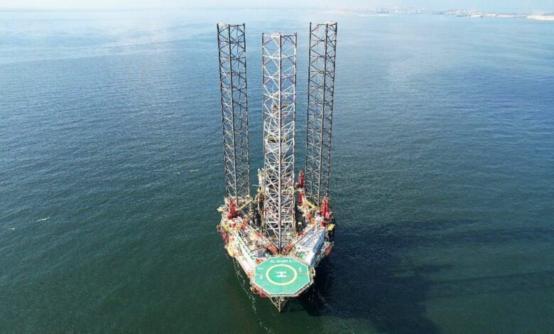 مصر تكتشف 2 تريليون قدم مكعب غاز طبيعي و130 مليون برميل متكثفات بالبحر المتوسط