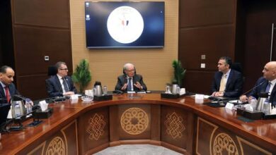 الحكومة تبحث دعم ريادة الأعمال ببرنامج تنفيذي لتعزيز الشركات الناشئة