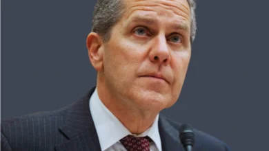 محافظ الفيدرالي يحذر: العملات المستقرة لا تزال تشكل مخاطر كبيرة على النظام المالي