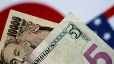 الين يرتفع مع إشارات تشديد من بنك اليابان وترقب الفيدرالي