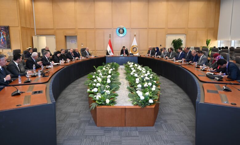 خالد هاشم يبحث مع اتحاد الصناعات وجهاز الخدمة الوطنية تذليل تحديات محاجر الرخام