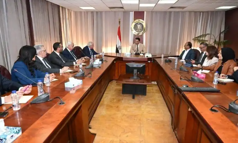 مصر تبحث مع غرفة التجارة الأمريكية تعزيز التعاون وإلغاء رسوم حديد التسليح