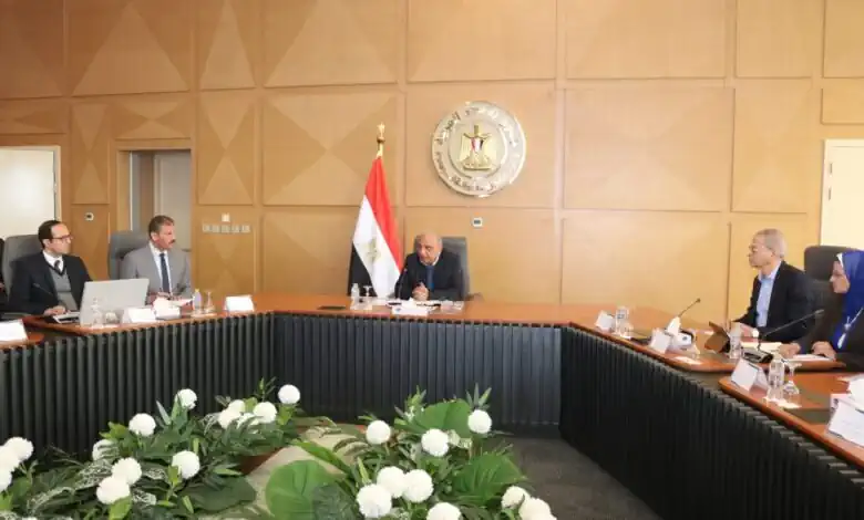 وزير الكهرباء: يوم العمل عن بعد وفر 4700 ميجاوات ساعة.. الخطة تحقق نتائج ملموسة