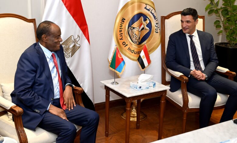 مصر تبحث تعزيز التعاون الصناعي والاستثماري مع إريتريا