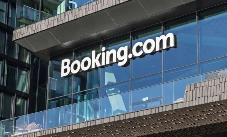 Booking.com لحجز الفنادق تعترف باختراق بيانات ملايين عملائها وتسريب أسمائهم