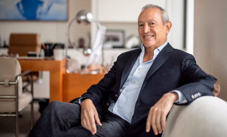 « ناصف ساويرس » يغلق مكتب العائلة في لندن بعد تغيير إقامته