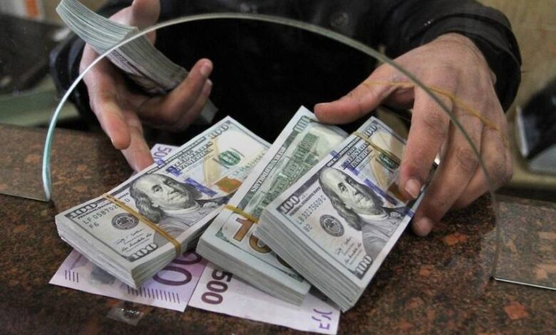 ارتفاع الإنتربنك الدولاري 88% مع تراجع سعر الدولار في مصر