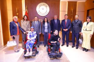 التضامن وبنك التعمير يوزعان 150 لاب توب و25 كرسي كهربائي لذوي الإعاقة |صور