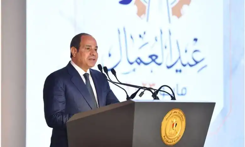 الرئيس السيسي يُهنئ عمال مصر في عيدهم ويؤكد أهمية دورهم في بناء الوطن