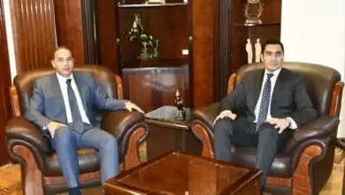 وزير الشباب والرياضة يلتقي رئيس هيئة الرقابة المالية لتعزيز الوعي المالي لدى الشباب