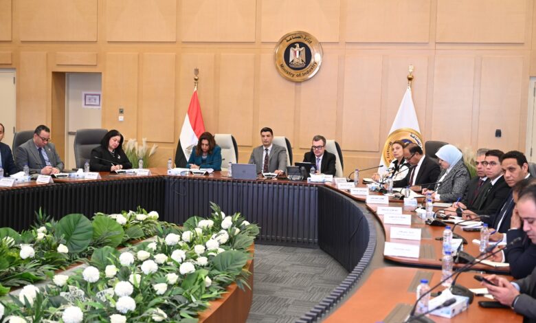 وزير الصناعة يعلن خطة تنفيذ مشروع القرى المنتجة ضمن مبادرة حياة كريمة