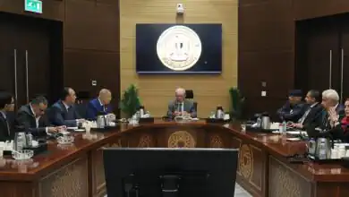 الحكومة تبحث دعم المستثمرين وتسهيل تخصيص الأراضي الصناعية