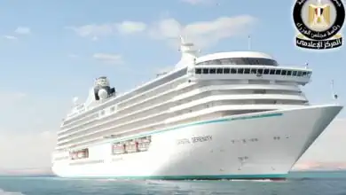 كابتن Crystal Serenity يشيد بتطويرات قناة السويس وكفاءة خدمات العبور