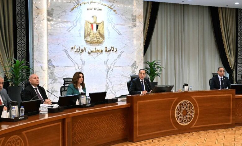 مدبولي يوجه المحافظات برفع الجاهزية لعيد الأضحى ومواجهة الكلاب الضالة