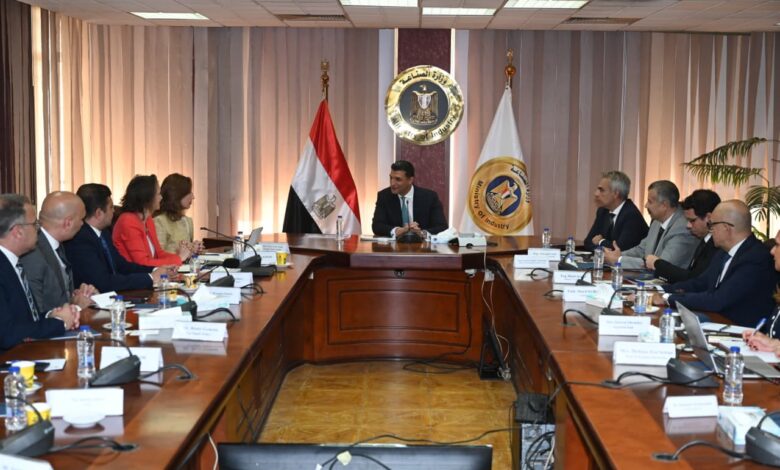 استثمار تركي جديد في مصر لإنتاج الزجاج يوفر 1000 وظيفة