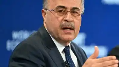 رئيس أرامكو: فقدان 100 مليون برميل نفط أسبوعياً حال استمرار إغلاق مضيق هرمز