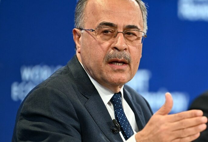 رئيس أرامكو: فقدان 100 مليون برميل نفط أسبوعياً حال استمرار إغلاق مضيق هرمز