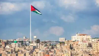 فيتش تثبت تصنيف الأردن الائتماني عند BB- مع نظرة مستقرة رغم التحديات