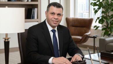 محيي الكردوسي يكتب: « الطفل اللقيط والأب المعلوم.. إمبراطورية الرضاعة من دم البنوك »
