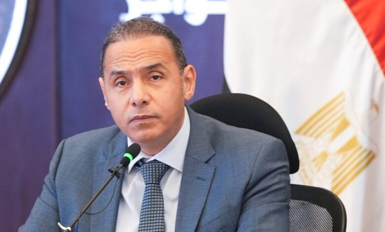الدكتور إسلام عزام، رئيس الهيئة