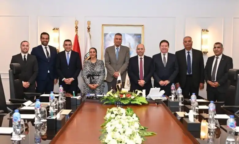 البنك الأهلي ومحافظة جنوب سيناء يوقعان بروتوكولًا لجذب الاستثمارات