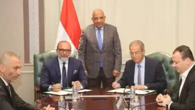 مفاجأة للمواطنين.. وزارة الكهرباء واتصالات مصر توقعان بروتوكولًا لإحلال العدادات التقليدية بعدادات ذكية|صور