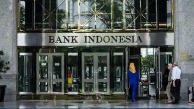المركزي الإندونيسي يرفع الفائدة 5.5% لأول مرة منذ 8 سنوات لدعم الروبية