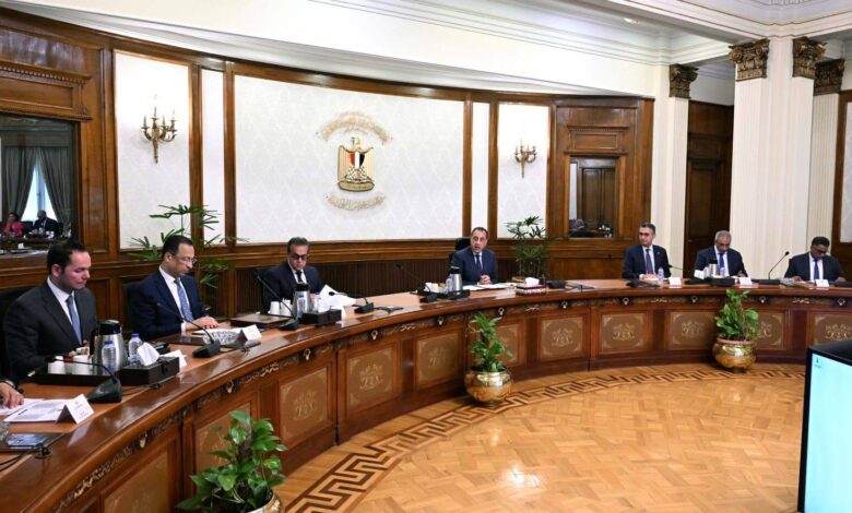 الحكومة تلغي البطاقات التقليدية وتطلق الكارت الموحد بـ 3 محافظات