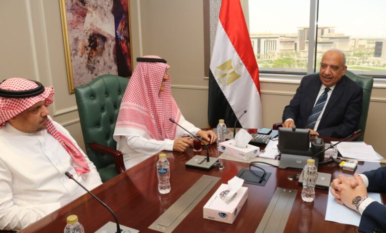 مصر تسرع مشروعات الطاقة المتجددة بقدرات تتجاوز 2300 ميجاوات