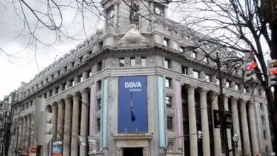 فضيحة تجسس تهز مدريد.. القضاء الإسباني يجر عملاق البنوك "BBVA" ورئيسه السابق للمحاكمة!