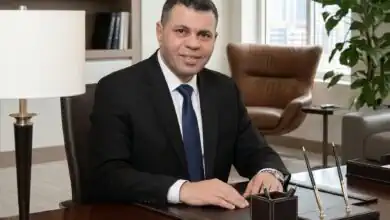 محيي الكردوسي يكتب:« وزير التموين والبطاقة الحمراء »