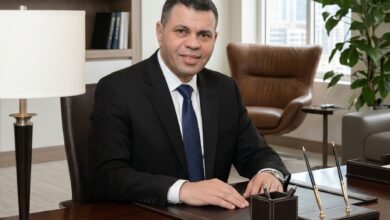 محيي الكردوسي يكتب:« وزير التموين والبطاقة الحمراء »