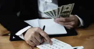 بنك SAIB يطرح شهادة «الفرصة» بالدولار بعائد يصل إلى 2.25% سنويًا 