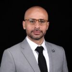 الدكتور وليد فاروق يكتب: « المحبوسون في الذهب »