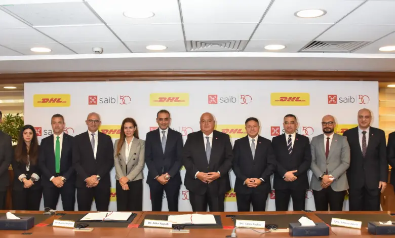 بنك saib يوقع شراكة مع »دي اتش ال اكسبرس« لتطبيق مبادرة «Go Green Plus»