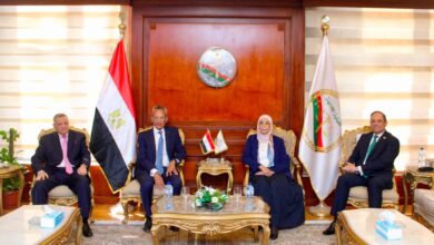 بحضور الأمين العام .. وزير المجالس النيابية يهنئ هدى أحمد عيسى بتولي رئاسة النيابة الإدارية