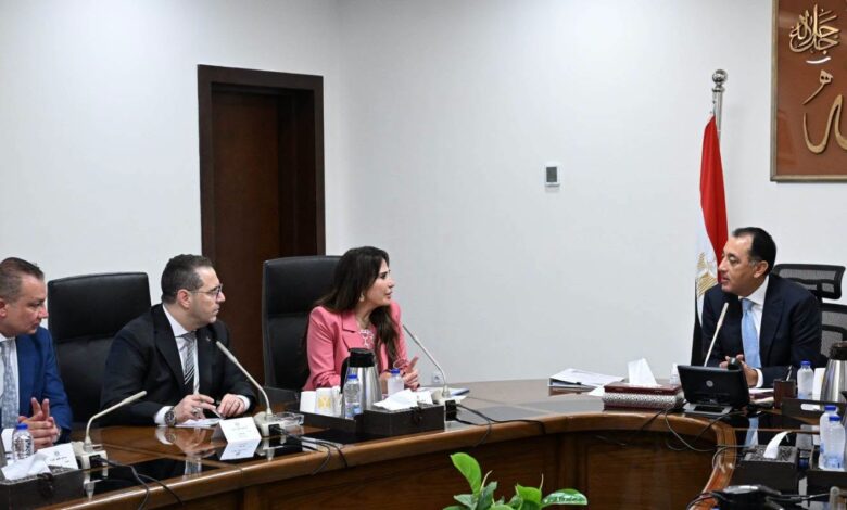 مدبولي يستعرض مشروع قانون الاتحاد المصري للمطورين العقاريين لتعزيز تنظيم السوق وجذب الاستثمارات