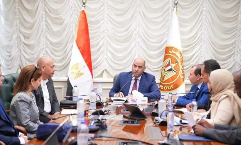 تصاريح عمل الأجانب في مصر تدخل عصر الرقمنة بمنصة إلكترونية موحدة