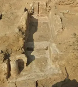 سقارة تفاجئ العالم.. اكتشاف مقبرة لمسؤول بارز وأكثر من 100 تمثال أوشابتي