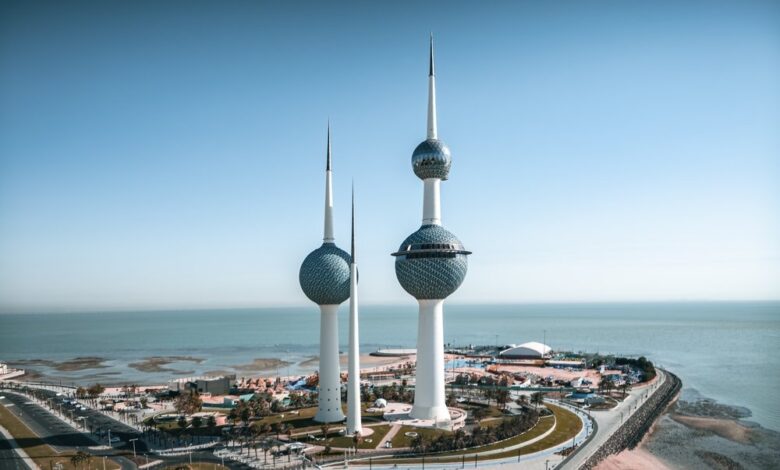 فيتش تثبت تصنيف الكويت عند AA- رغم مخاطر الحرب والنفط