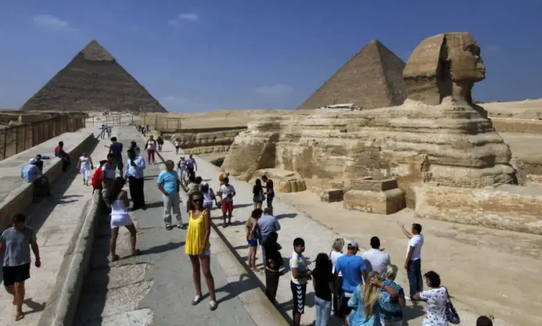 السياحة المصرية في 2026.. تدفقات سياحية متزايدة وتأشيرة رقمية ومتحف يغيّر خريطة المقصد