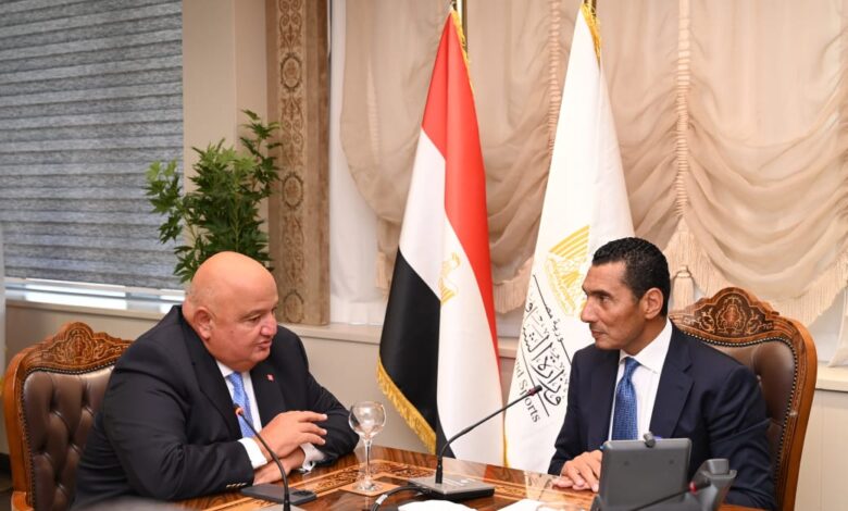 وزير الشباب والرياضة يلتقي الرئيس التنفيذي لبنك saib
