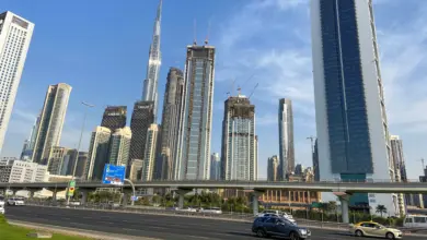 الإمارات توقف التجارة والمعاملات المالية مع إيران.. الصواريخ تهدد قلب اقتصاد الخليج