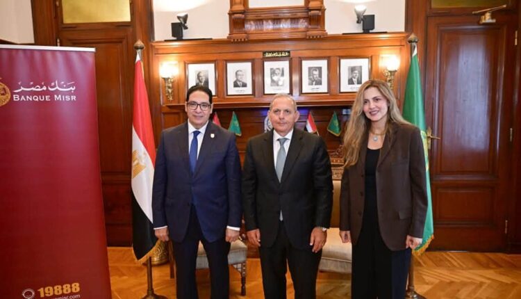 بنك مصر يضخ 11 مليون جنيه جديدة لدعم مستشفيات قصر العيني.. وإجمالي مساهماته يصل إلى 395 مليونًا