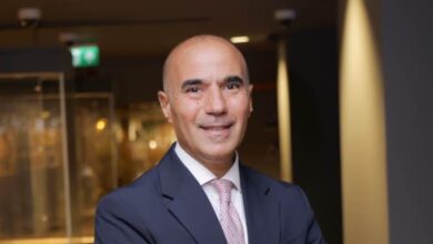 عمرو السُلمي.. خبرة مصرفية دولية تقود المعاملات المصرفية بالبنك الأهلي المصري