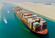 ميرسك وهاباغ-لويد تعيدان خدمة شحن جديدة إلى قناة السويس بدلًا من رأس الرجاء الصالح